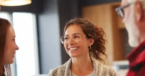 Leia mais sobre o artigo Conflitos entre moradores: quando pequenos problemas viram grandes dores de cabeça — e o que o condomínio pode (ou não) fazer