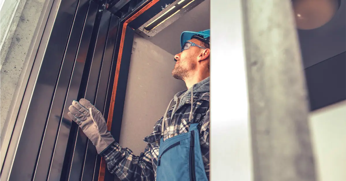 No momento, você está visualizando Elevadores parados: como síndicos resolvem falhas de manutenção e justificam a modernização