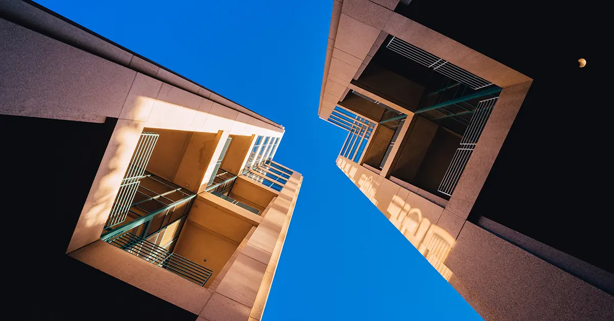 No momento, você está visualizando Retrofit em condomínios: como modernizar prédios antigos e valorizar o patrimônio