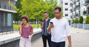 Leia mais sobre o artigo Gestão e Comunicação Digital em Condomínios: Regras, Monitoramento e Cuidados Legais